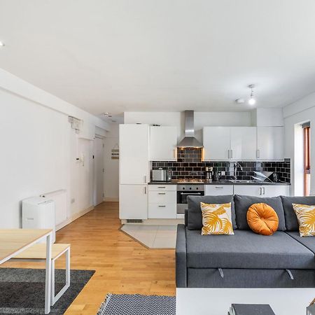 London Waterloo Apartment With Large Private Terrace - View Of The London Eye - 1 Bedroom 1 Bath エクステリア 写真