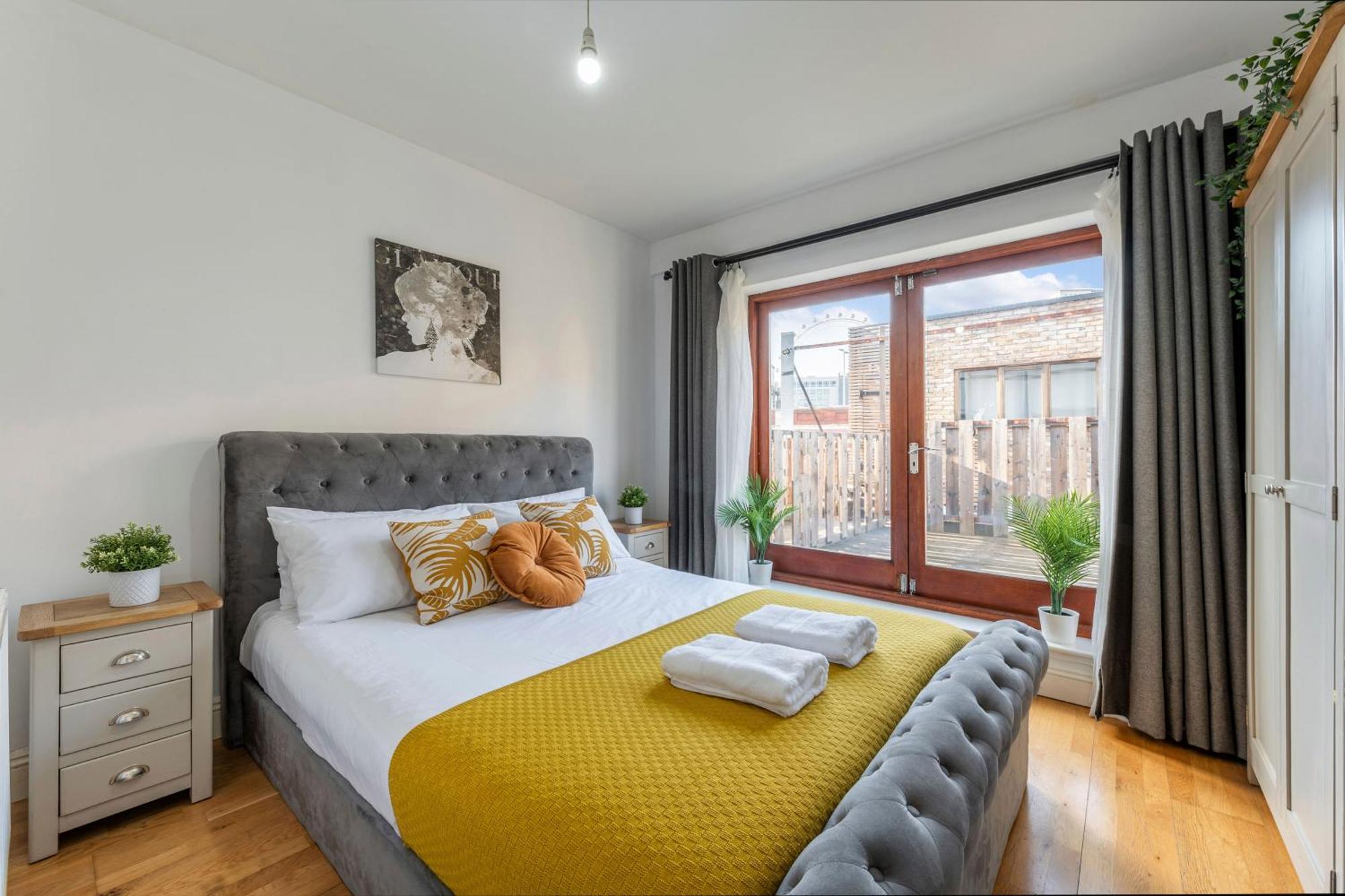 London Waterloo Apartment With Large Private Terrace - View Of The London Eye - 1 Bedroom 1 Bath エクステリア 写真