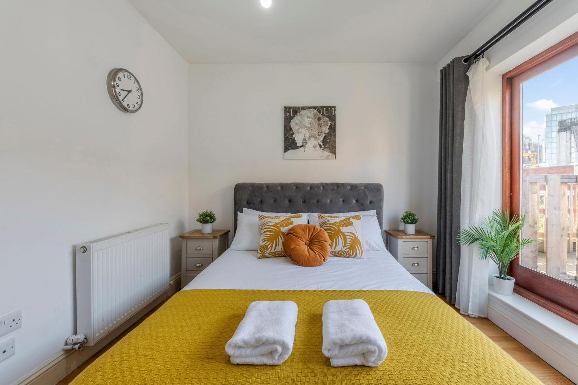 London Waterloo Apartment With Large Private Terrace - View Of The London Eye - 1 Bedroom 1 Bath エクステリア 写真